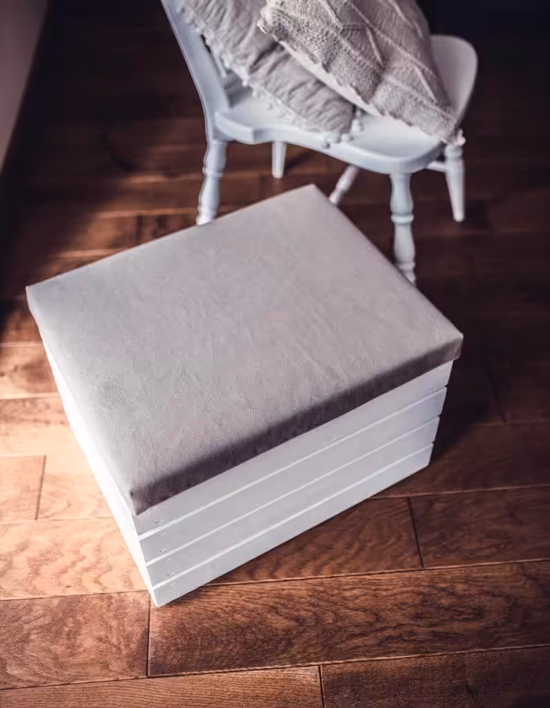 Drewniana skrzynka idealnym prezentem na parapetówkę! 213A7643 Copy 796x1024 - Drewniana skrzynka idealnym prezentem na parapetówkę!