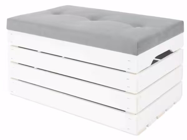 Biała skrzynka drewniana pikowana