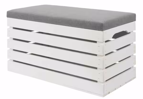 Biała skrzynia z siedziskiem