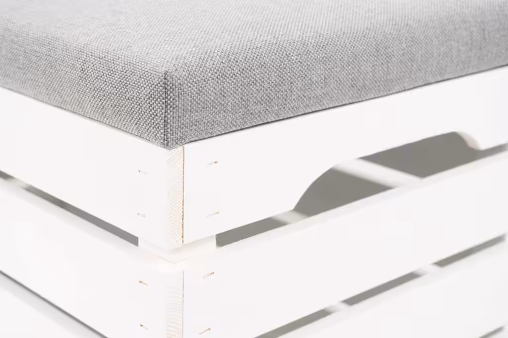 skrzynoa drewniana z siedziskiem 4 1 1024x682 - skrzynka drewniana